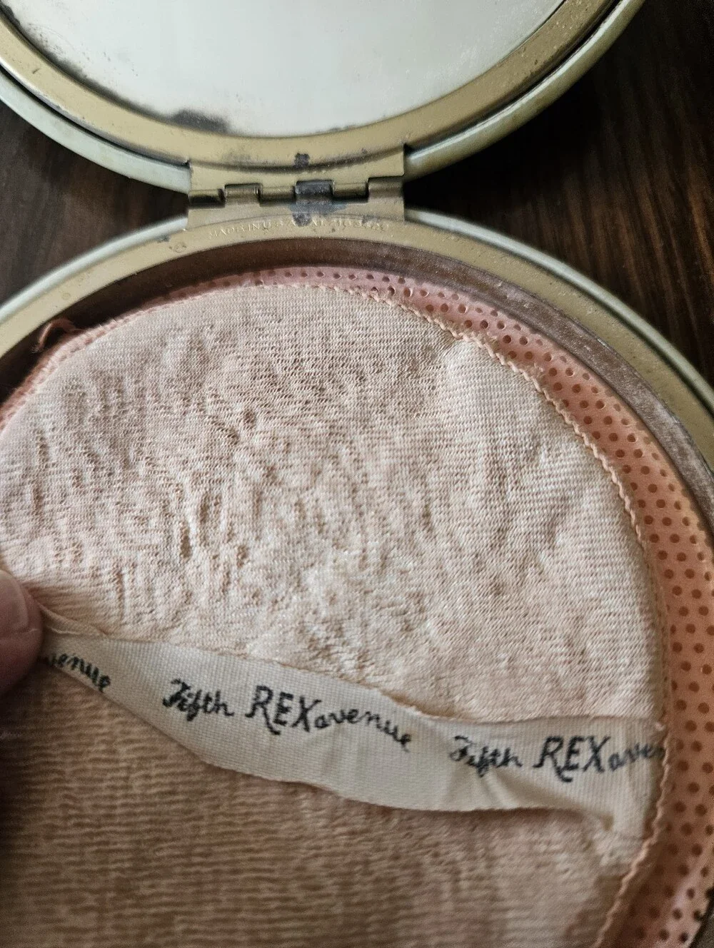 Rex Flapjack Powder Compact 1940s Pansies 4.5in Everlast Sifter Box